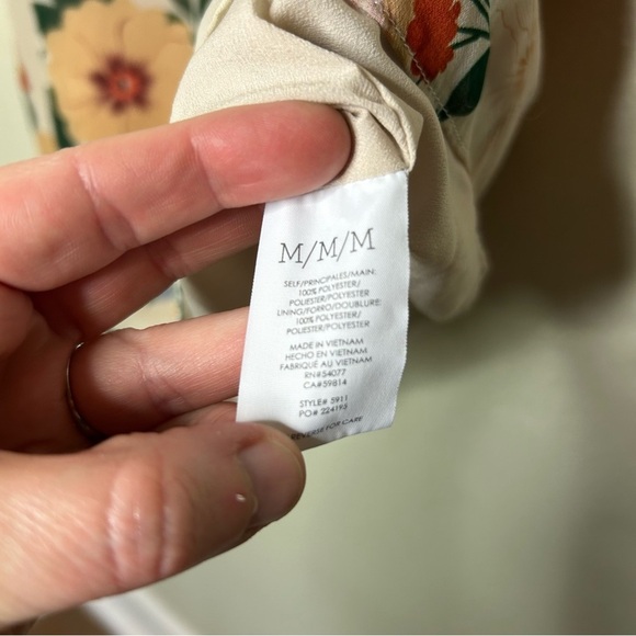 CAbi Floral Button-Up Women's Top - Multicolor Size M - Picture 5 of 7